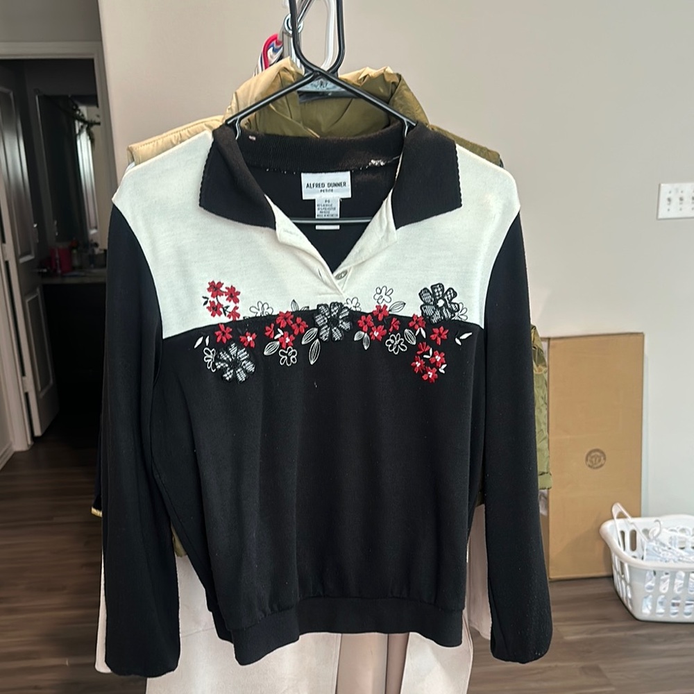 Alfred Dunner Black and White Floral Sweater